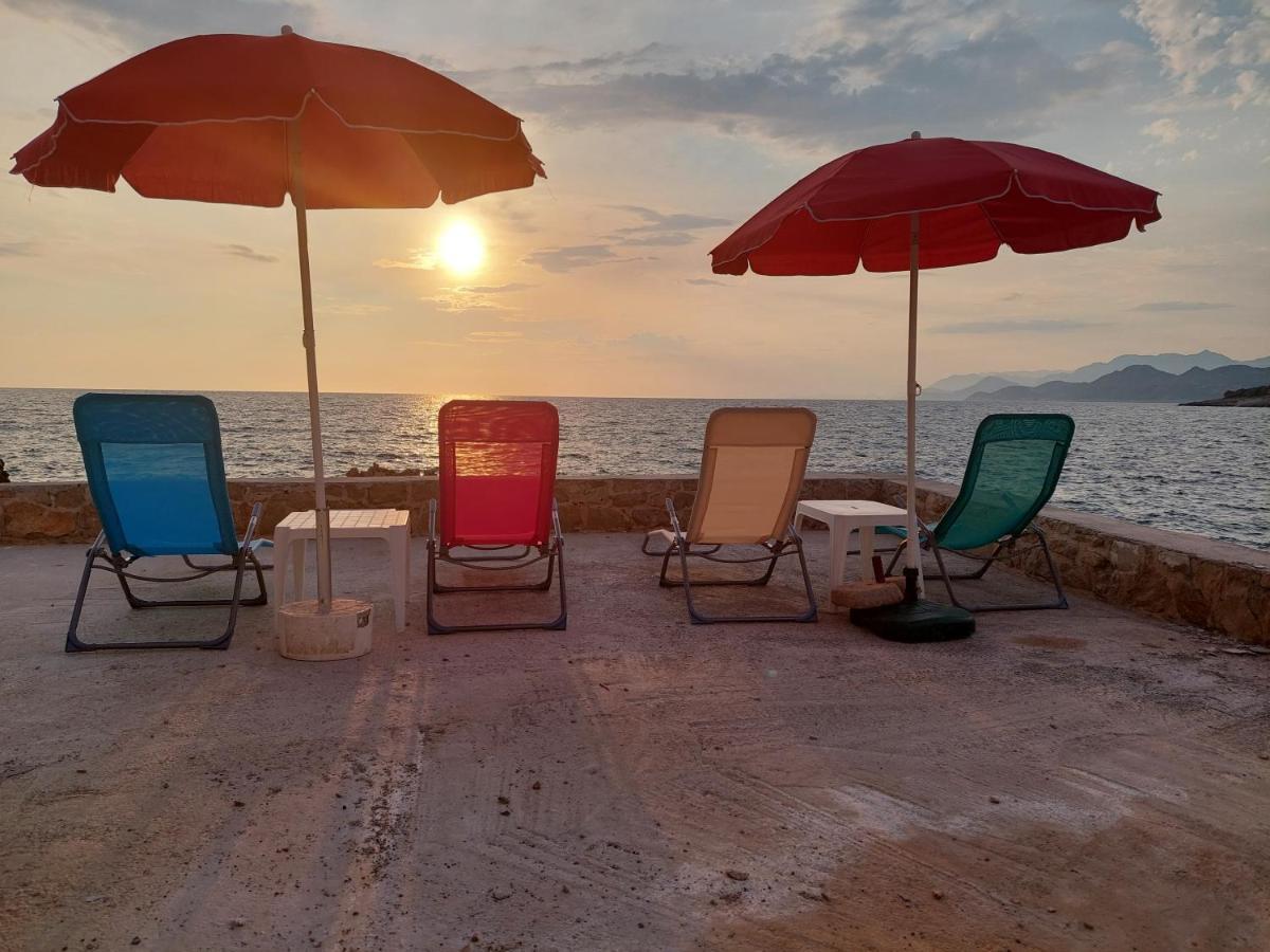 Beach Apartment With Beach Chairs N.1 يوتجيها المظهر الخارجي الصورة