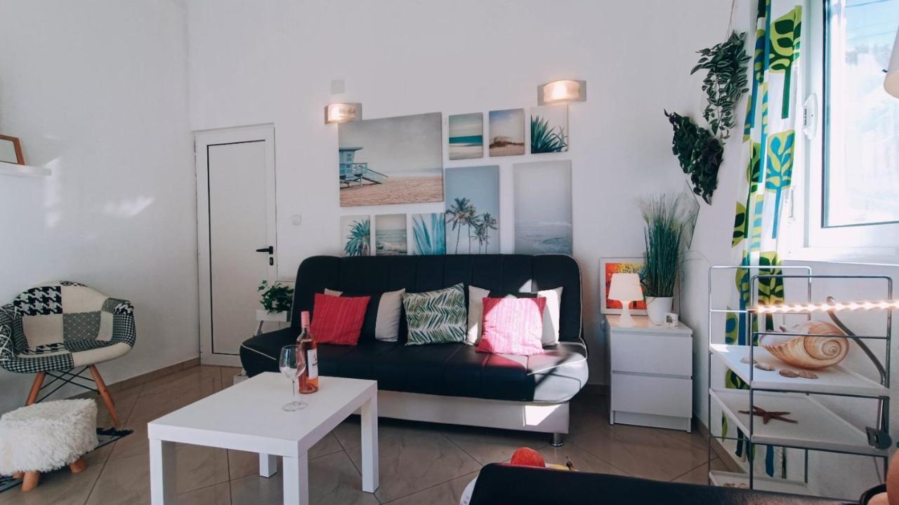 Beach Apartment With Beach Chairs N.1 يوتجيها المظهر الخارجي الصورة