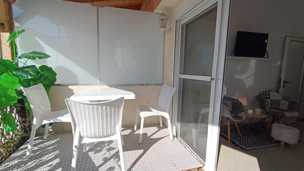 Beach Apartment With Beach Chairs N.1 يوتجيها المظهر الخارجي الصورة