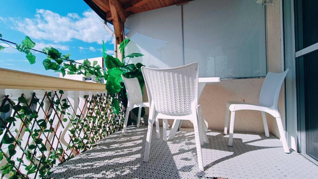 Beach Apartment With Beach Chairs N.1 يوتجيها المظهر الخارجي الصورة