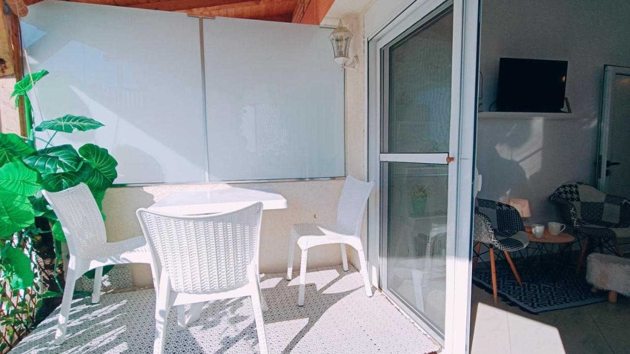 Beach Apartment With Beach Chairs N.1 يوتجيها المظهر الخارجي الصورة