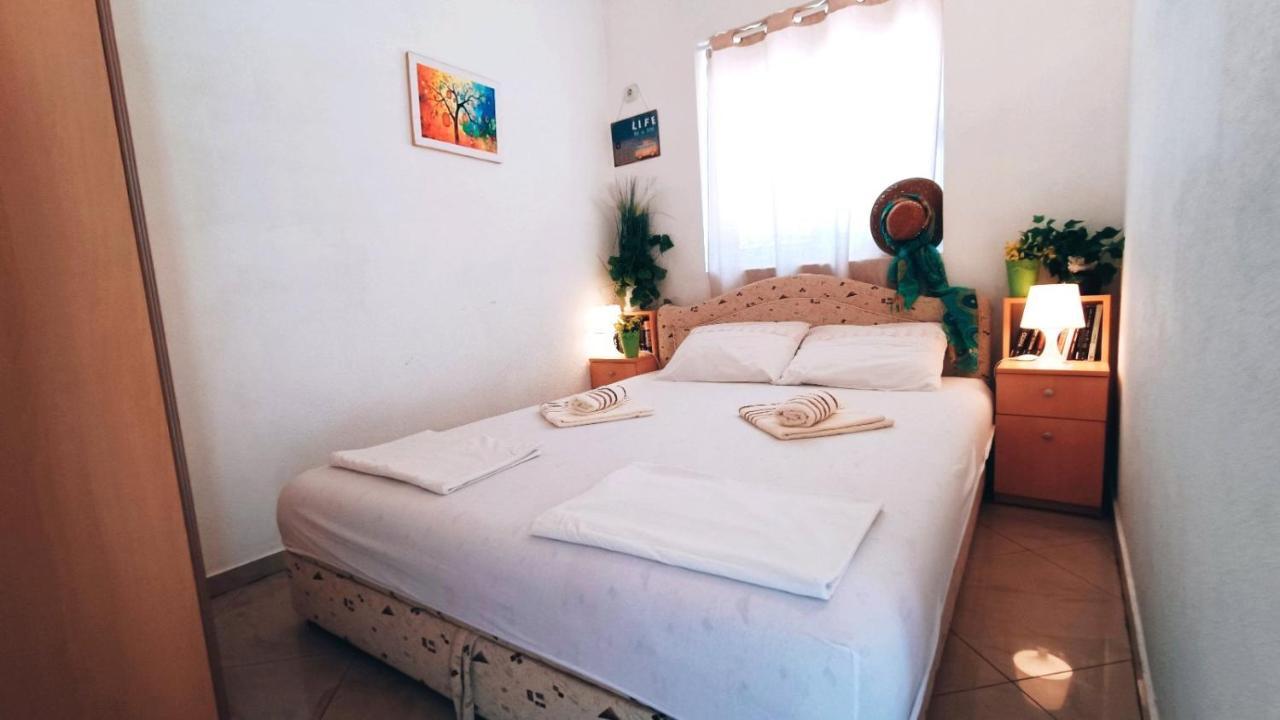 Beach Apartment With Beach Chairs N.1 يوتجيها المظهر الخارجي الصورة