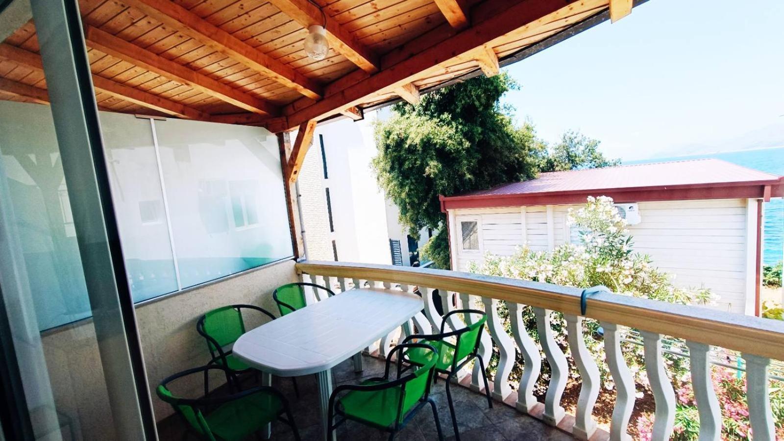 Beach Apartment With Beach Chairs N.1 يوتجيها الغرفة الصورة