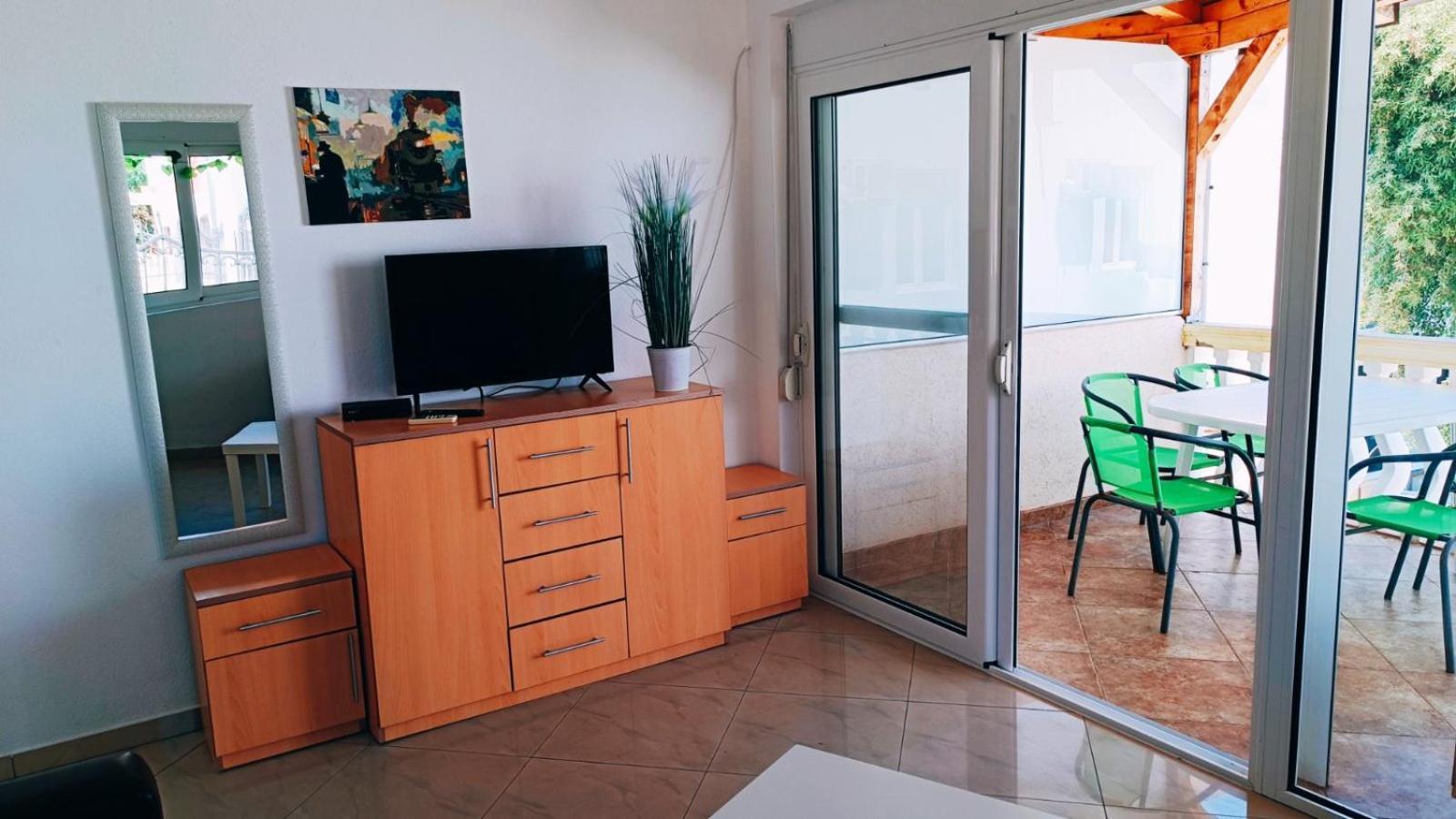 Beach Apartment With Beach Chairs N.1 يوتجيها الغرفة الصورة
